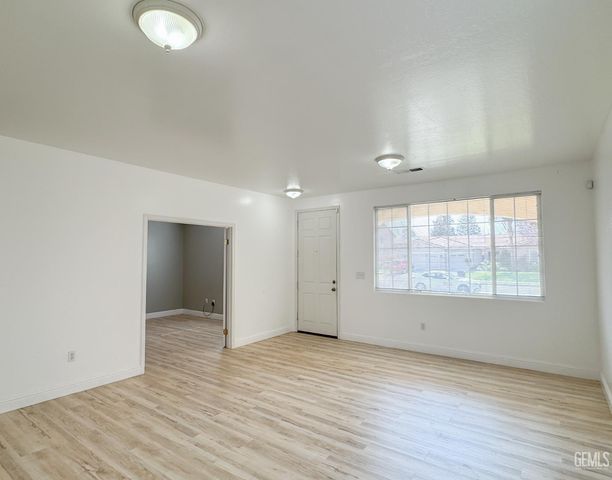 11604 Revolution Road, Bakersfield, CA 93312