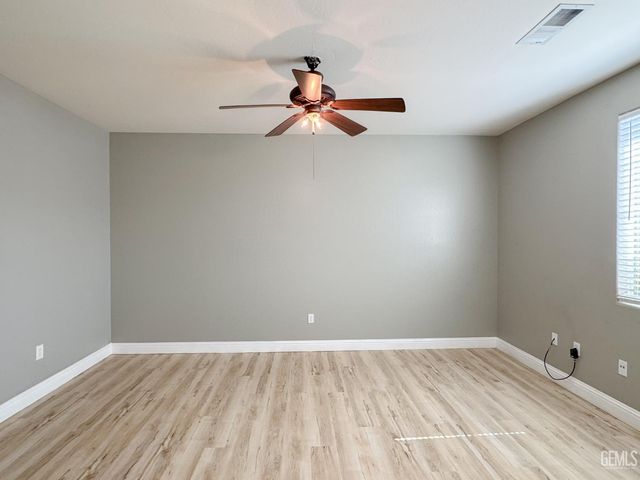 11604 Revolution Road, Bakersfield, CA 93312