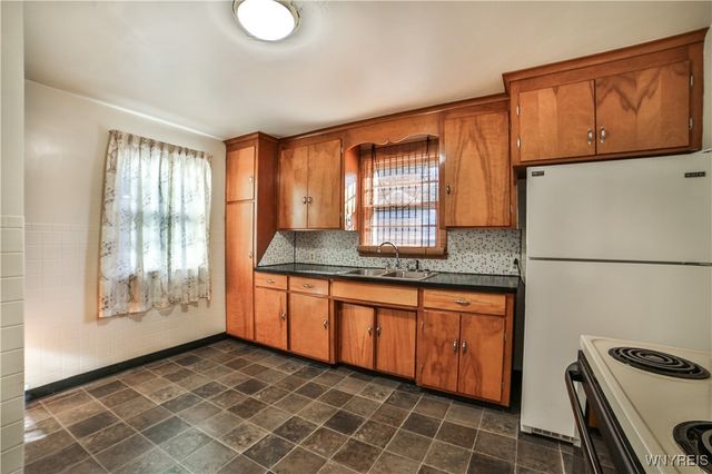 147 76th Street, Niagara Falls, NY 14304