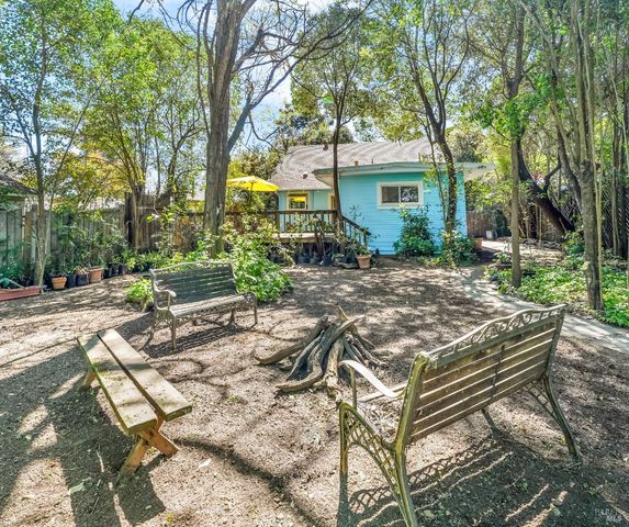 720 Grove Ave, Ukiah, CA 95482