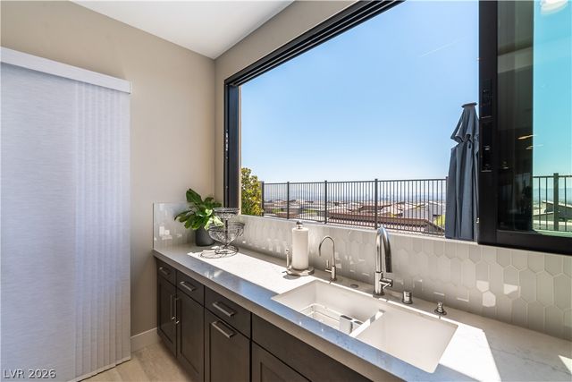 446 Highview Ridge Avenue, Las Vegas, NV 89138
