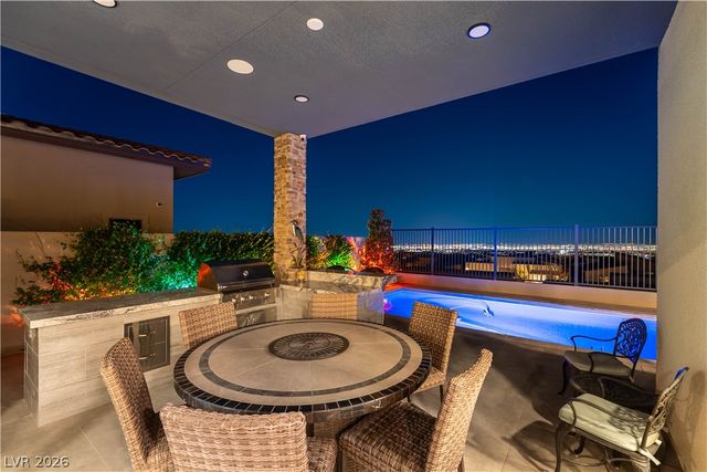 446 Highview Ridge Avenue, Las Vegas, NV 89138