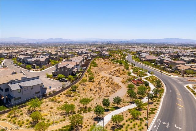 446 Highview Ridge Avenue, Las Vegas, NV 89138
