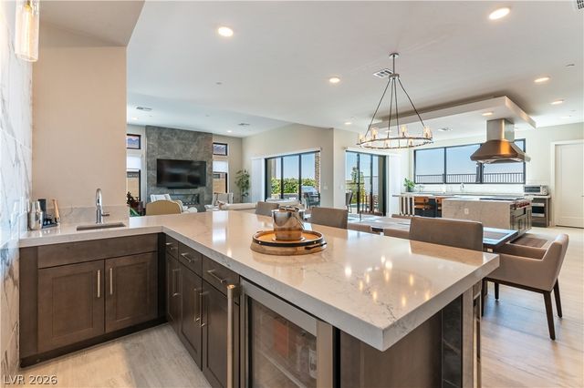 446 Highview Ridge Avenue, Las Vegas, NV 89138