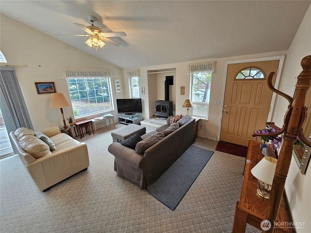 33406 H Place, Ocean Park, WA 98640