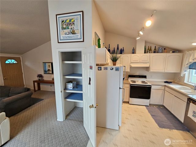 33406 H Place, Ocean Park, WA 98640