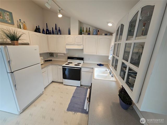 33406 H Place, Ocean Park, WA 98640