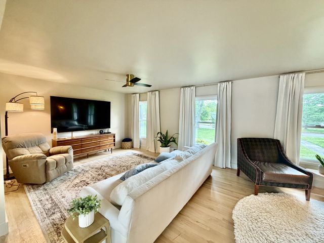 232 Admiral Cir, Lawrenceburg, TN 38464