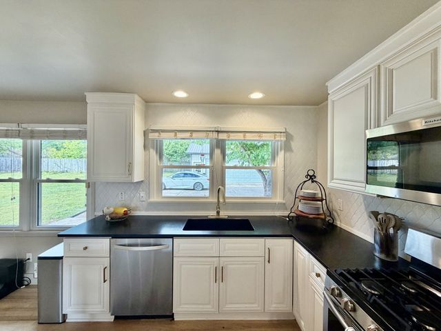 232 Admiral Cir, Lawrenceburg, TN 38464