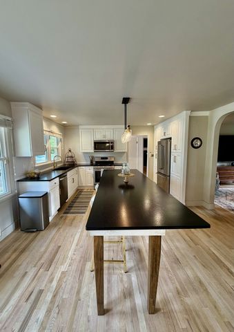 232 Admiral Cir, Lawrenceburg, TN 38464