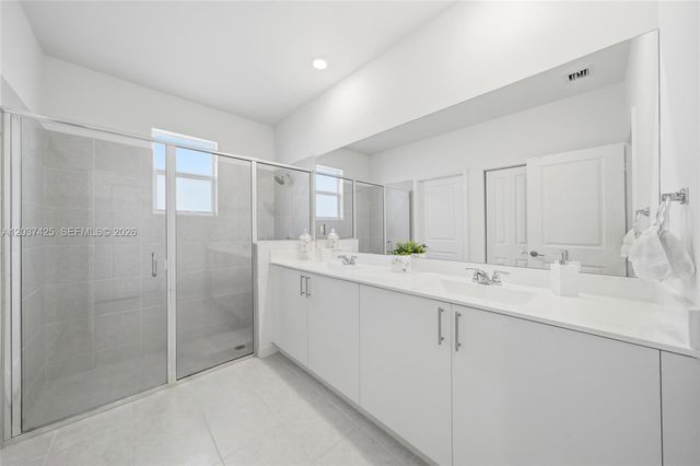 13249 SW 189th Ter, Miami, FL 33177