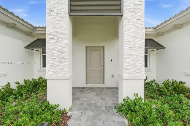 13249 SW 189th Ter, Miami, FL 33177