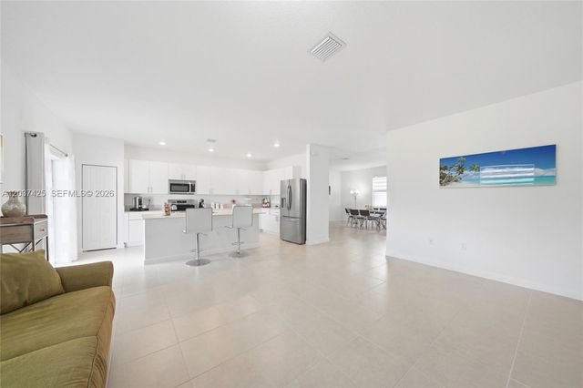 13249 SW 189th Ter, Miami, FL 33177