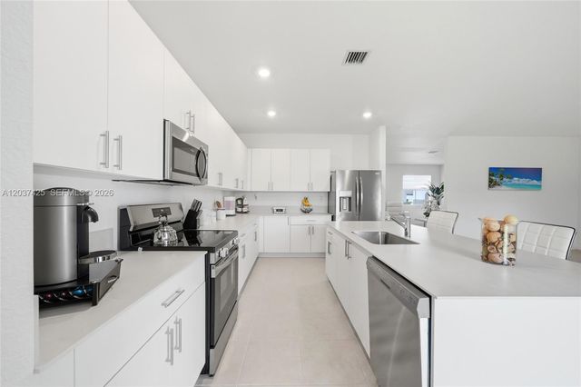 13249 SW 189th Ter, Miami, FL 33177