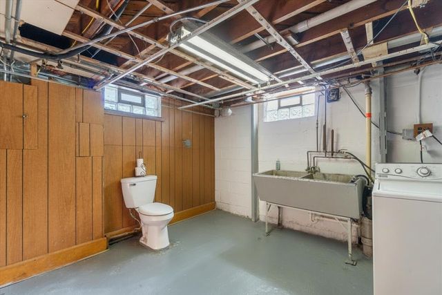 820 S 91st STREET, West Allis, WI 53214