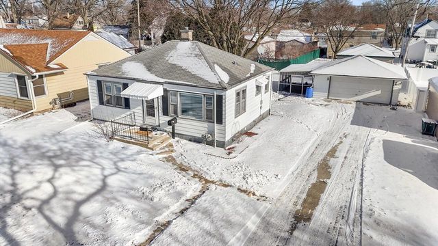 820 S 91st STREET, West Allis, WI 53214