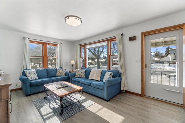 820 S 91st STREET, West Allis, WI 53214