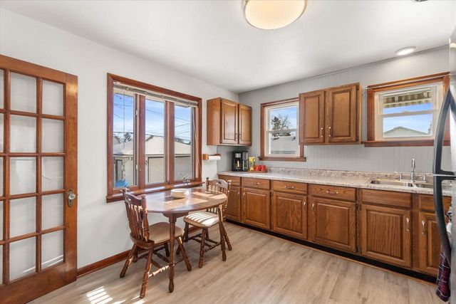 820 S 91st STREET, West Allis, WI 53214