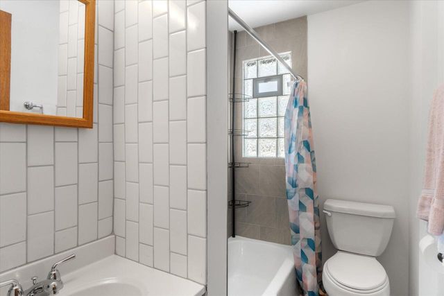 820 S 91st STREET, West Allis, WI 53214