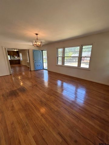 919 Wilma, Tyler, TX 75703