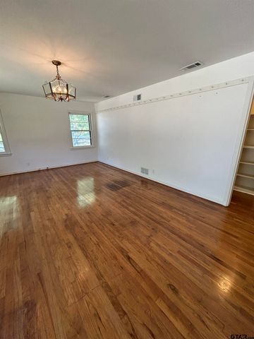919 Wilma, Tyler, TX 75703