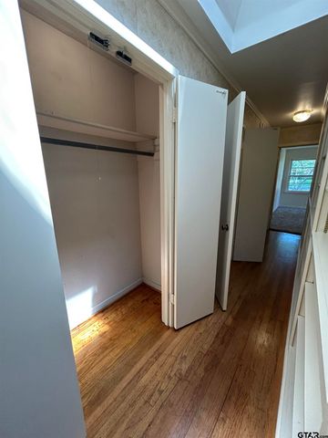 919 Wilma, Tyler, TX 75703