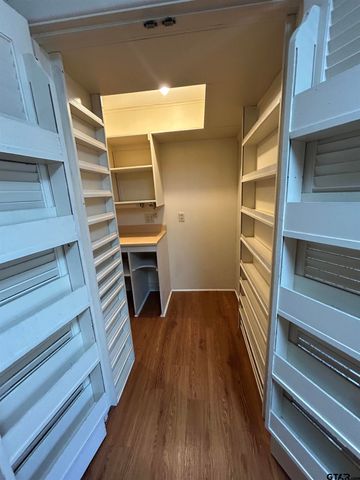 919 Wilma, Tyler, TX 75703
