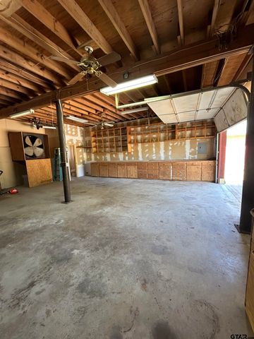 919 Wilma, Tyler, TX 75703