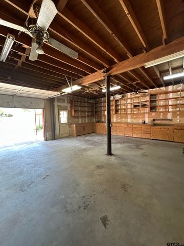 919 Wilma, Tyler, TX 75703