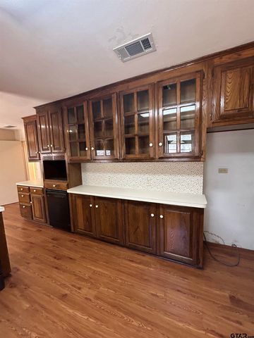 919 Wilma, Tyler, TX 75703