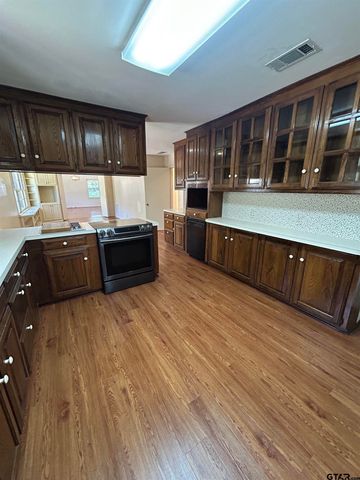 919 Wilma, Tyler, TX 75703