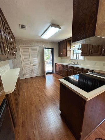 919 Wilma, Tyler, TX 75703