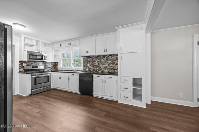 4220 Montague Avenue, Ayden, NC 28513