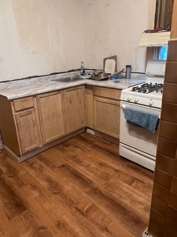 7411 S MORGAN Street, Chicago, IL 60621