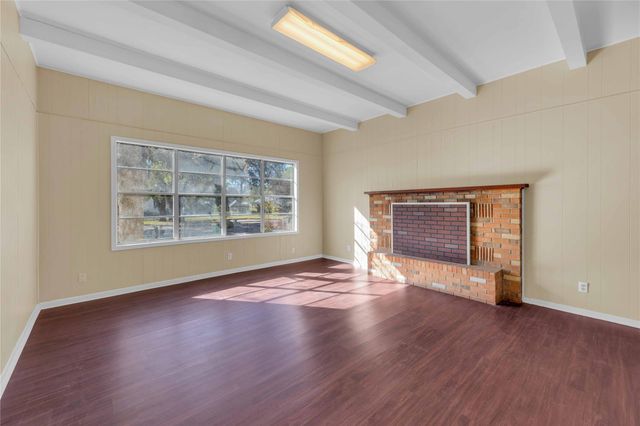 758 S Jefferson Street, La Grange, TX 78945