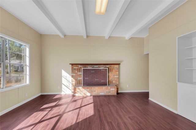 758 S Jefferson Street, La Grange, TX 78945