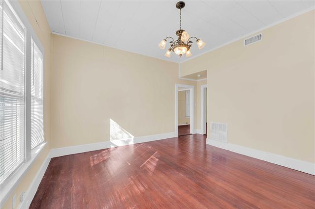 758 S Jefferson Street, La Grange, TX 78945