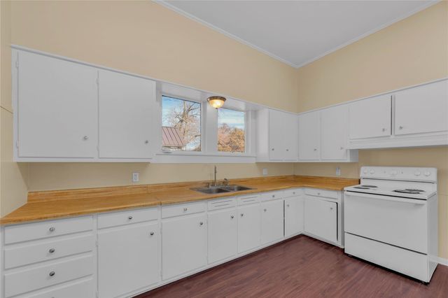 758 S Jefferson Street, La Grange, TX 78945