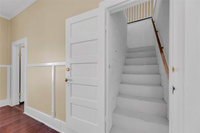 758 S Jefferson Street, La Grange, TX 78945