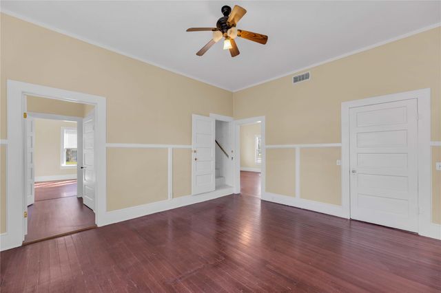 758 S Jefferson Street, La Grange, TX 78945