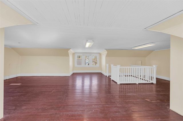 758 S Jefferson Street, La Grange, TX 78945