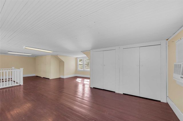 758 S Jefferson Street, La Grange, TX 78945