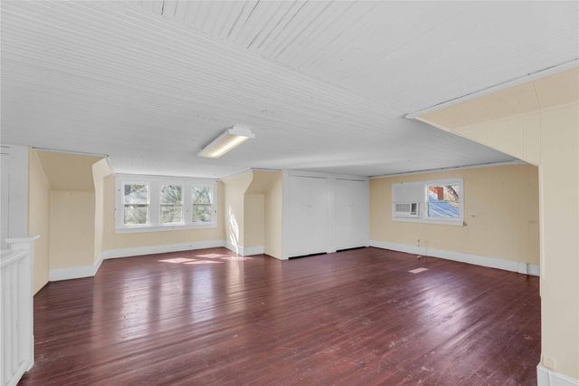 758 S Jefferson Street, La Grange, TX 78945