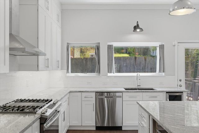 5320 Holmes St, Lawrenceville, PA 15201
