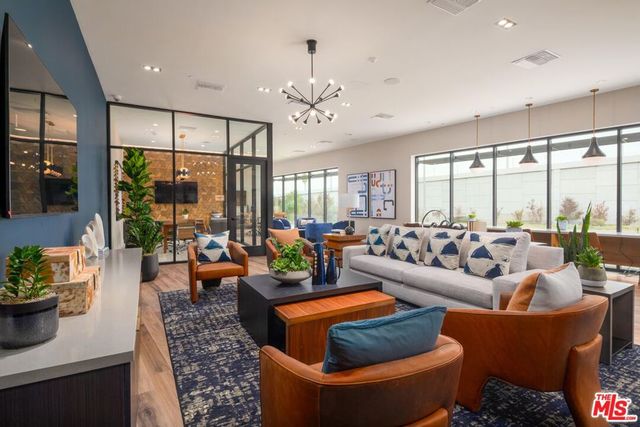 201 N La Brea Avenue 413, Inglewood, CA 90301