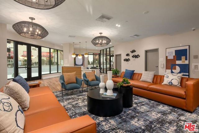 201 N La Brea Avenue 413, Inglewood, CA 90301