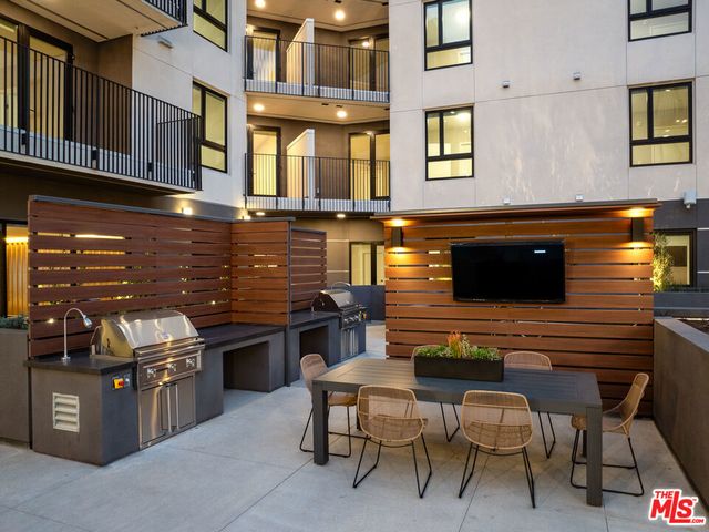 201 N La Brea Avenue 413, Inglewood, CA 90301