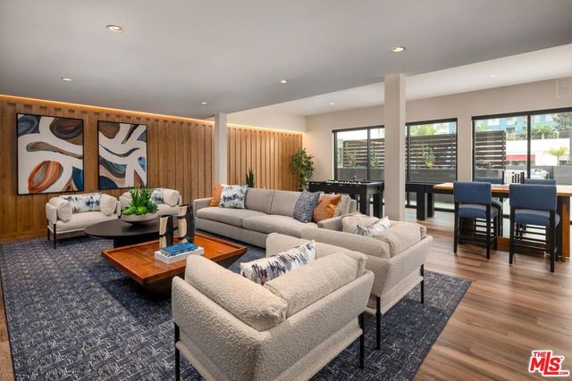 201 N La Brea Avenue 413, Inglewood, CA 90301