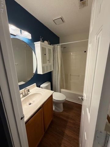 456 Waverly PL, Newport News, VA 23608