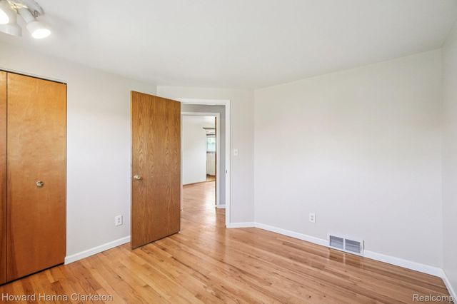 149 N Williams Lake Road, White Lake Charter Township, MI 48386